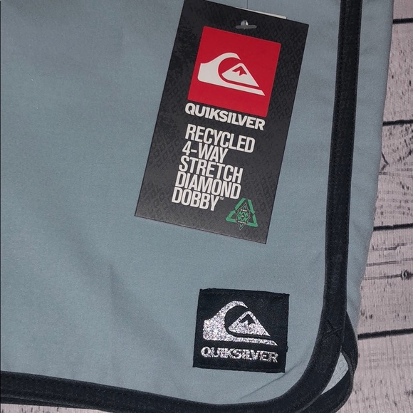 🆕 Quiksilver OG Scallop Solid Boardshorts - Picture 8 of 8